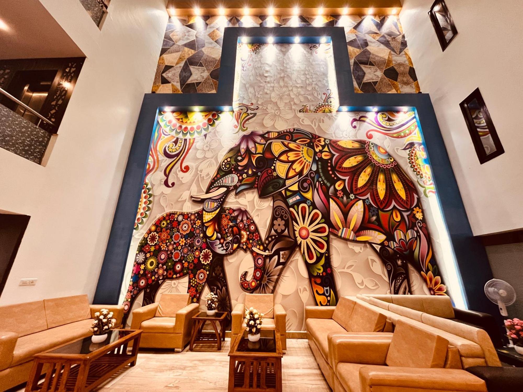 Hotel The Gold Inn - Karol Bagh Delhi Bagian luar foto
