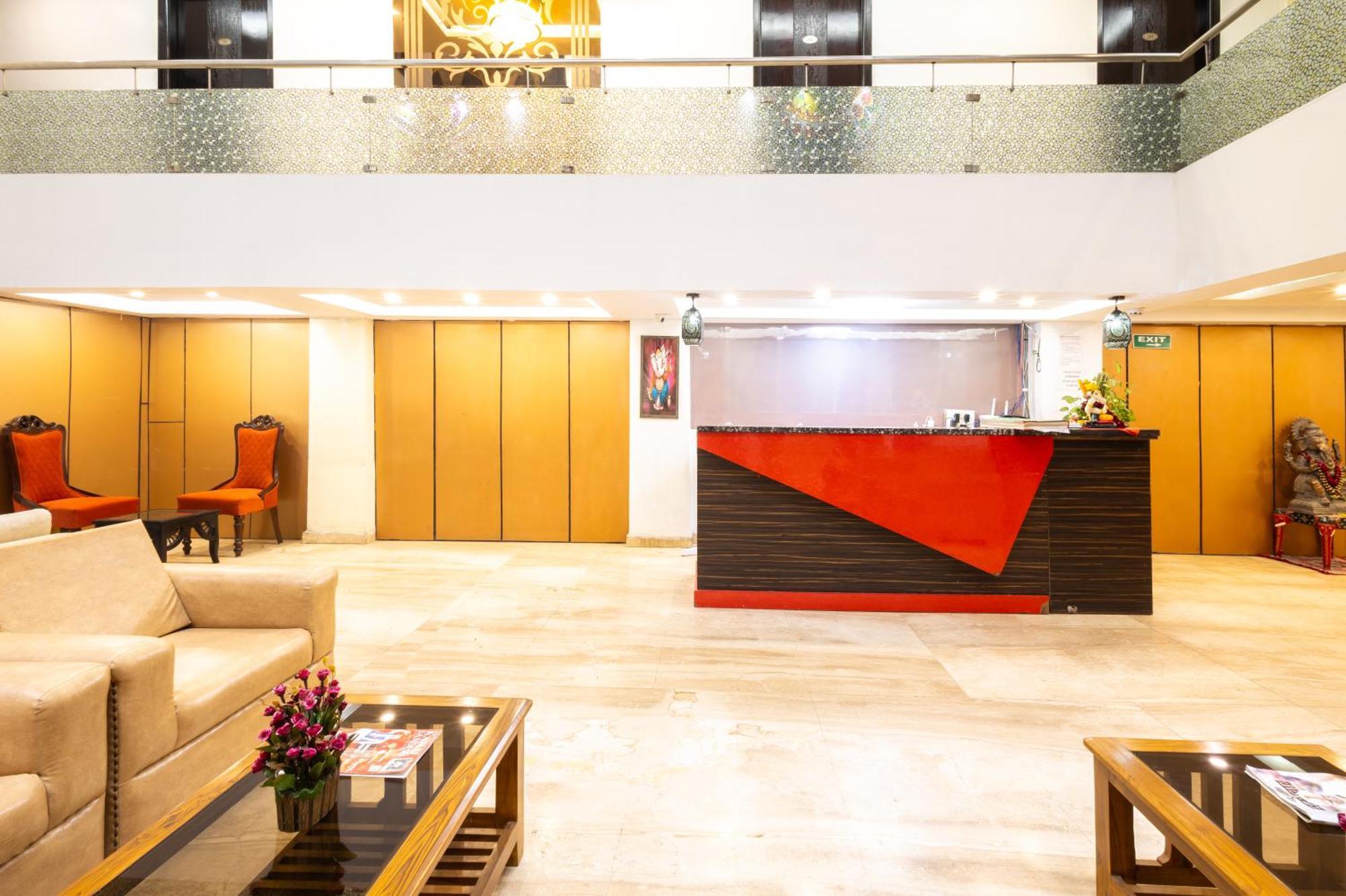 Hotel The Gold Inn - Karol Bagh Delhi Bagian luar foto